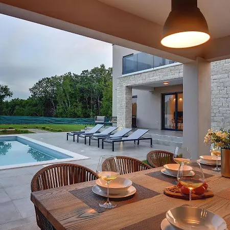 Modern With Swimming Pool